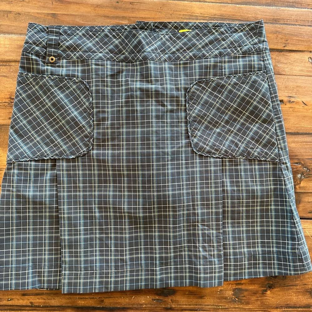 Ladies Lole plaid golf skort size 8